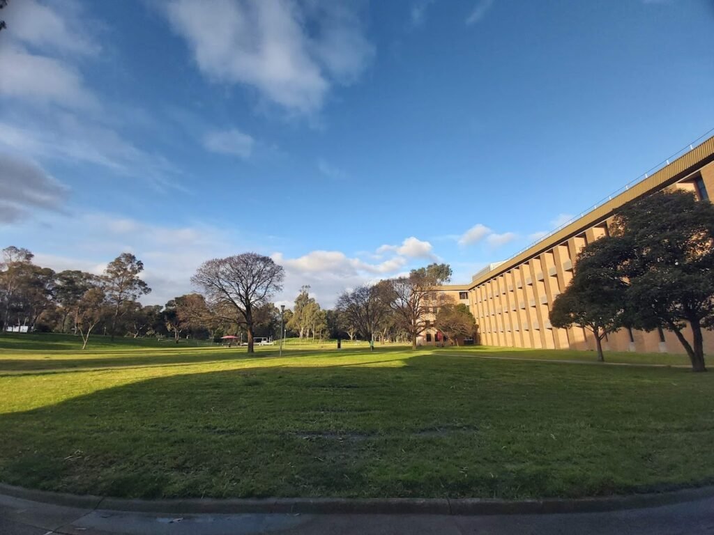 la trobe
