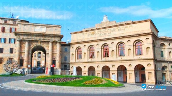 university of macerata